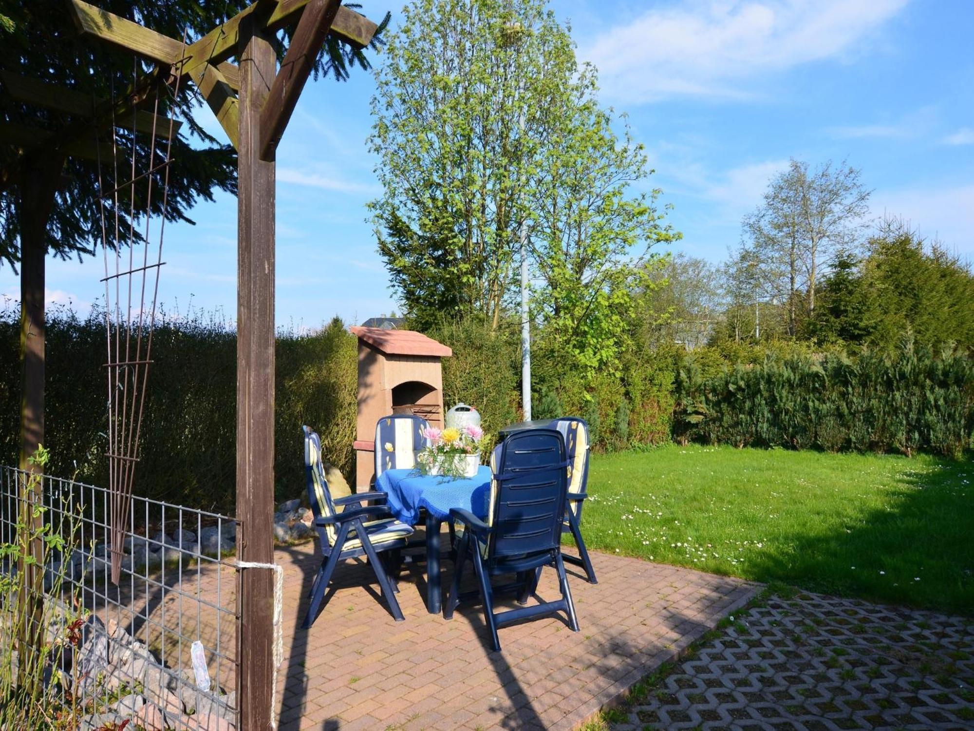 Holiday Home in Neustadt am Rennsteig with Garden Exterior foto
