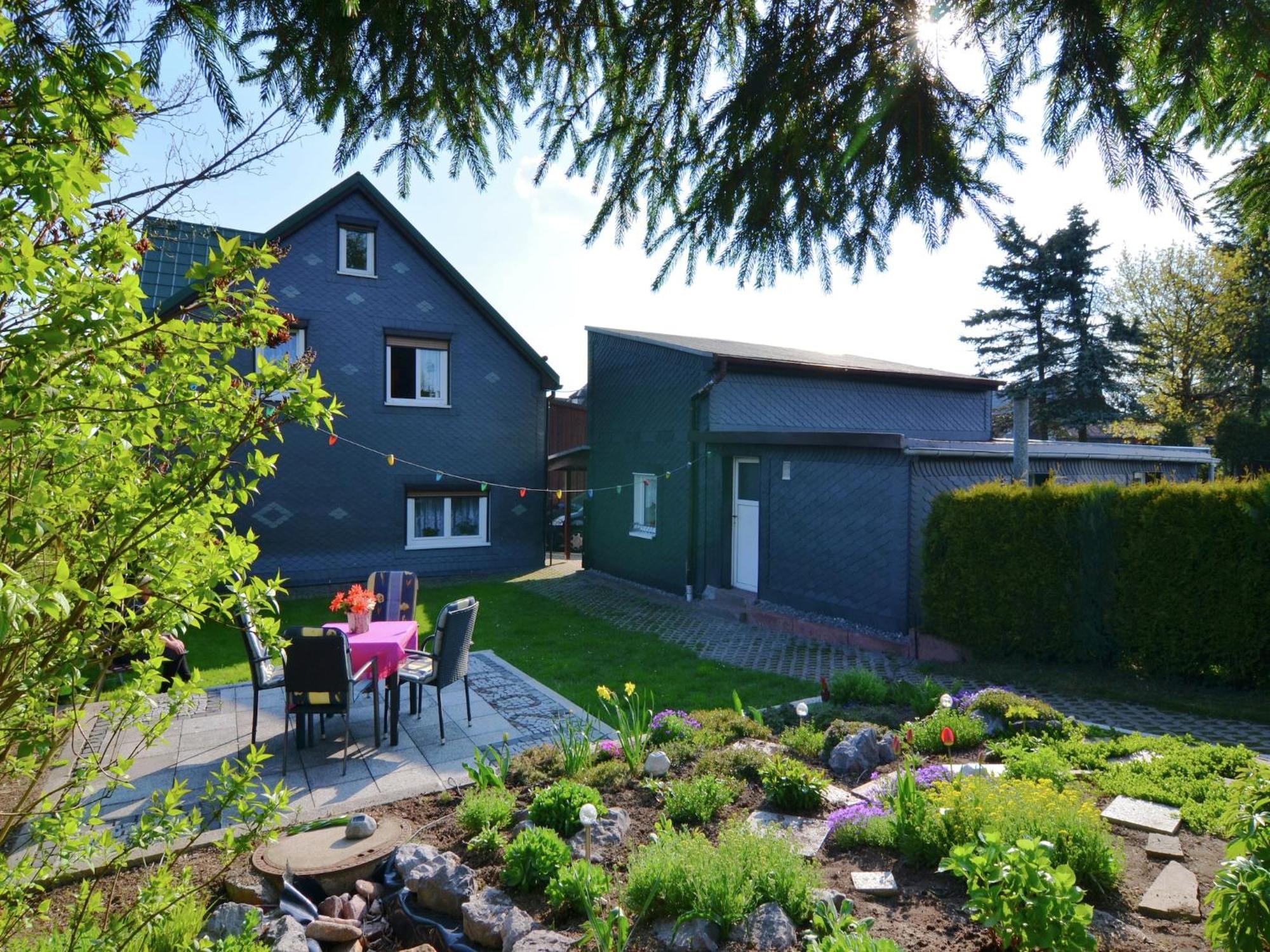 Holiday Home in Neustadt am Rennsteig with Garden Exterior foto