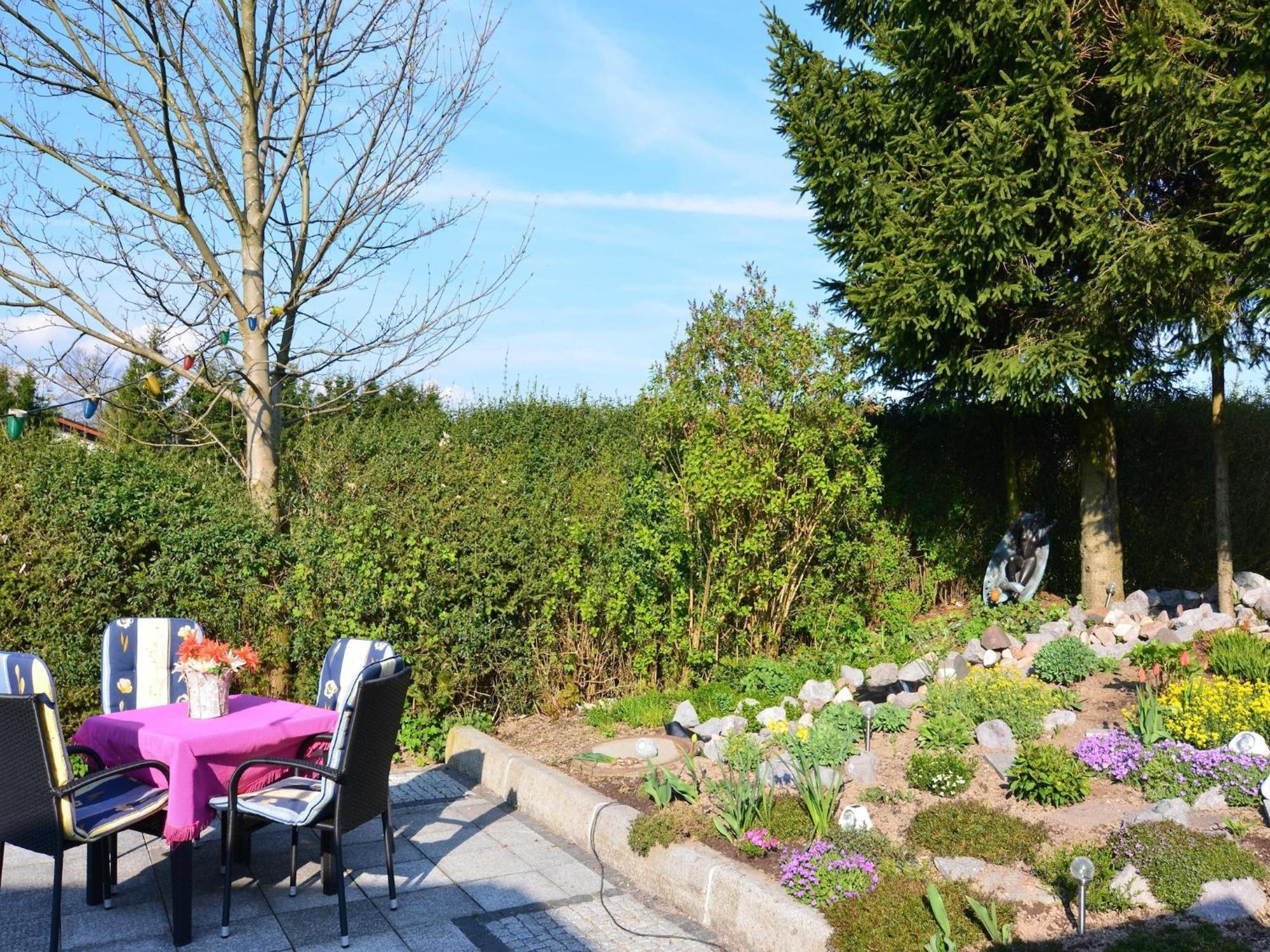 Holiday Home in Neustadt am Rennsteig with Garden Exterior foto